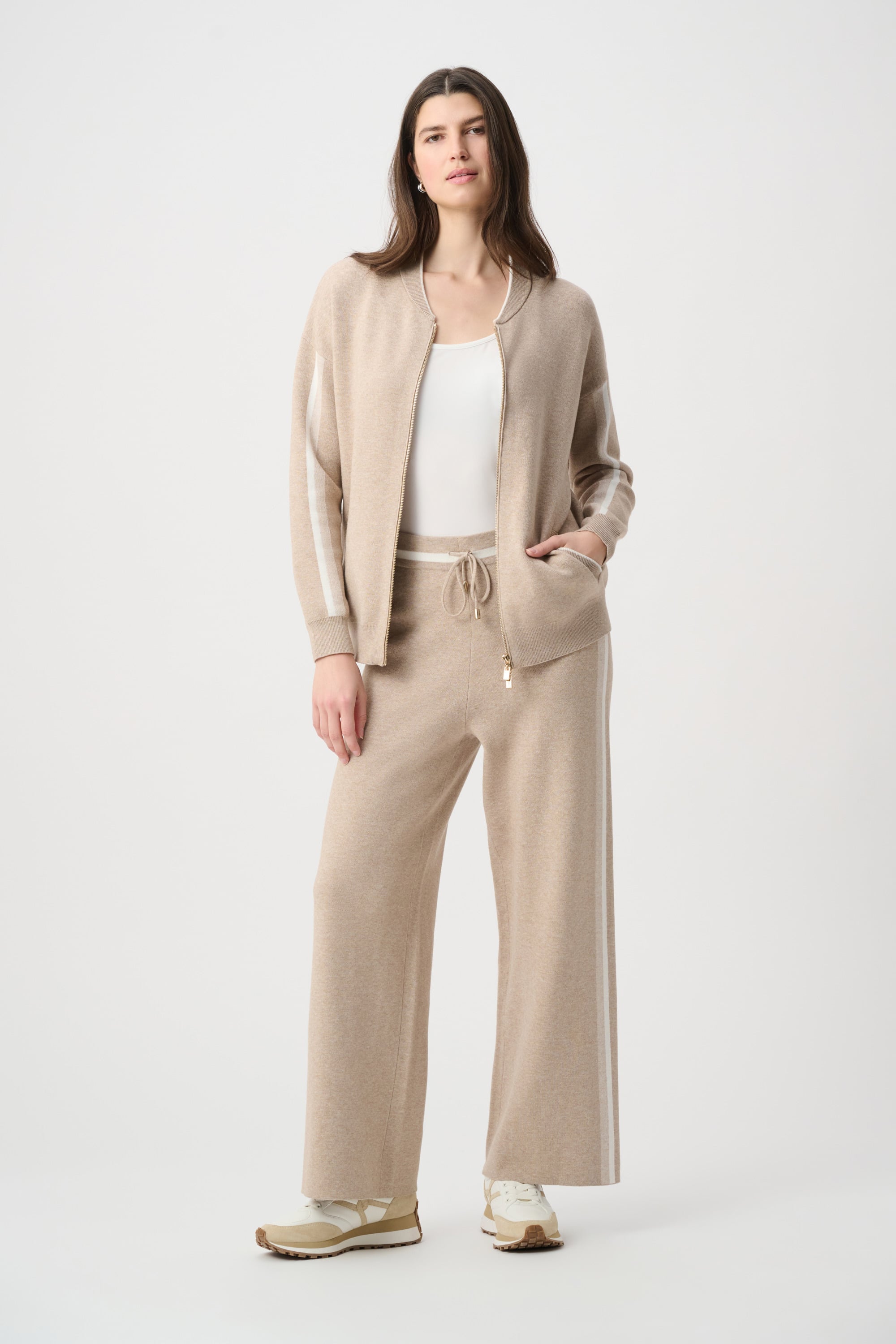 Striped Wide-Leg Sweater Pants
264613 by Joseph Ribkoff