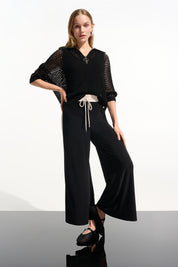 Vicscose Blend Boxy Sweater Knit With Zipped Neckline in Black
261634