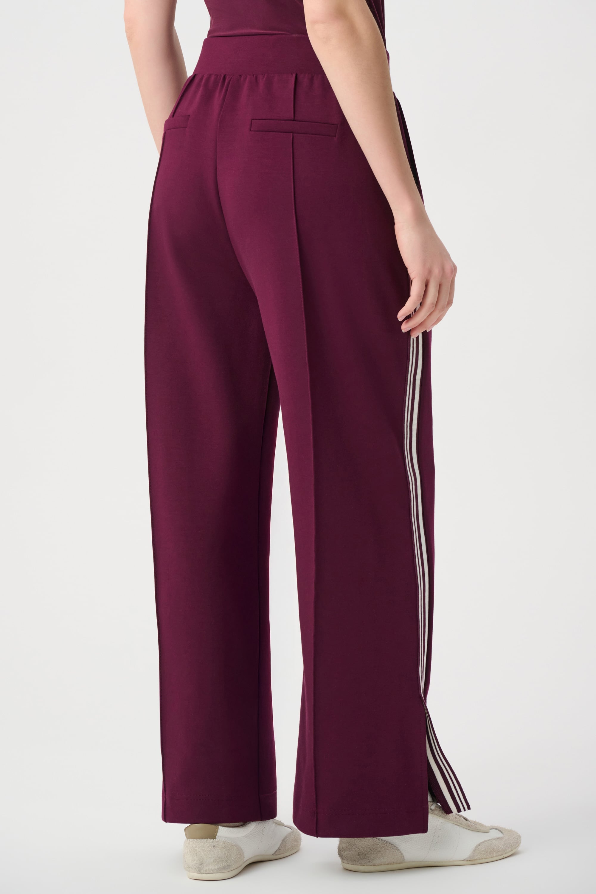 Pin-Tuck Wide-Leg Jogger
264612 by Joseph Ribkoff - elderberry
