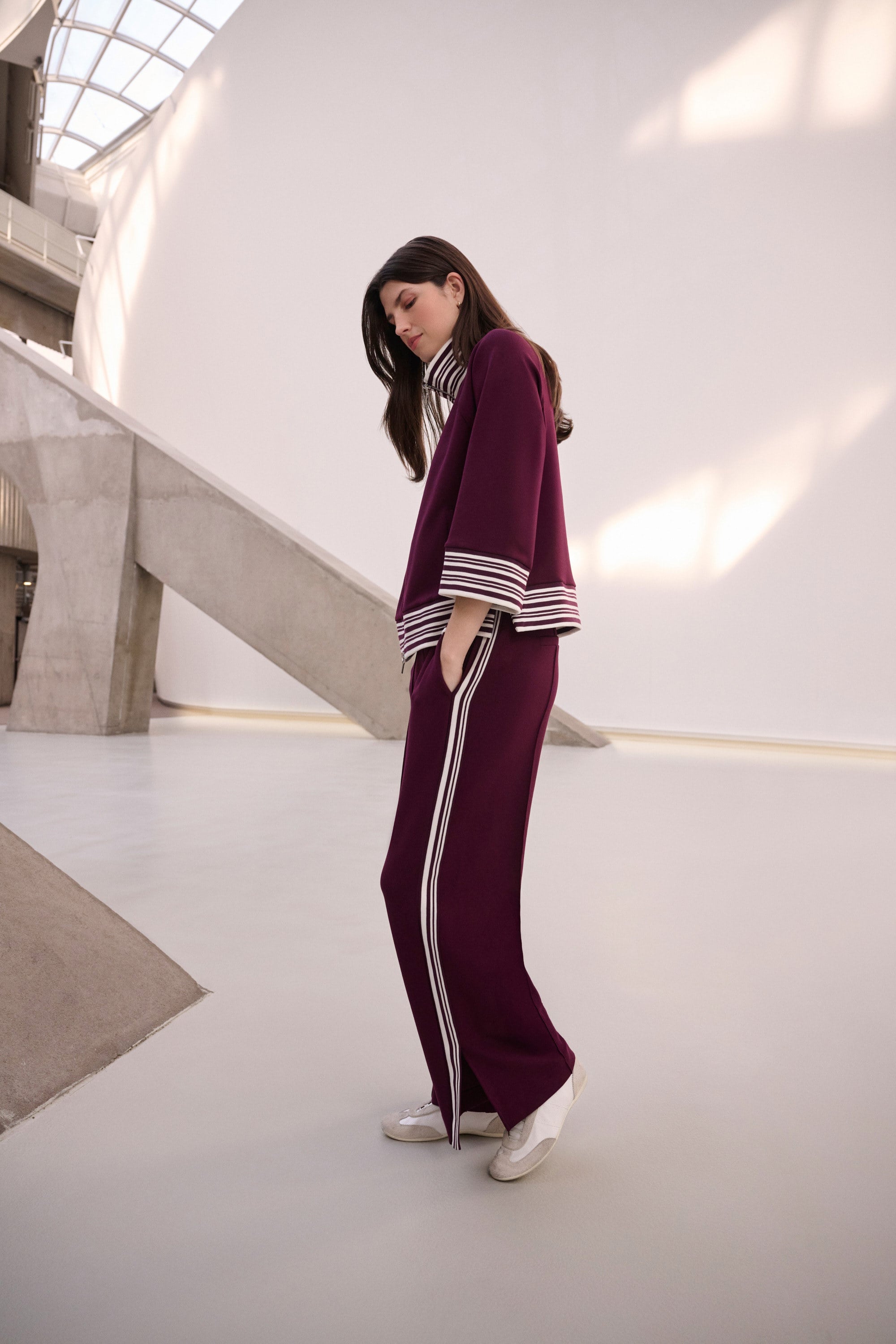 Pin-Tuck Wide-Leg Jogger
264612 by Joseph Ribkoff - elderberry