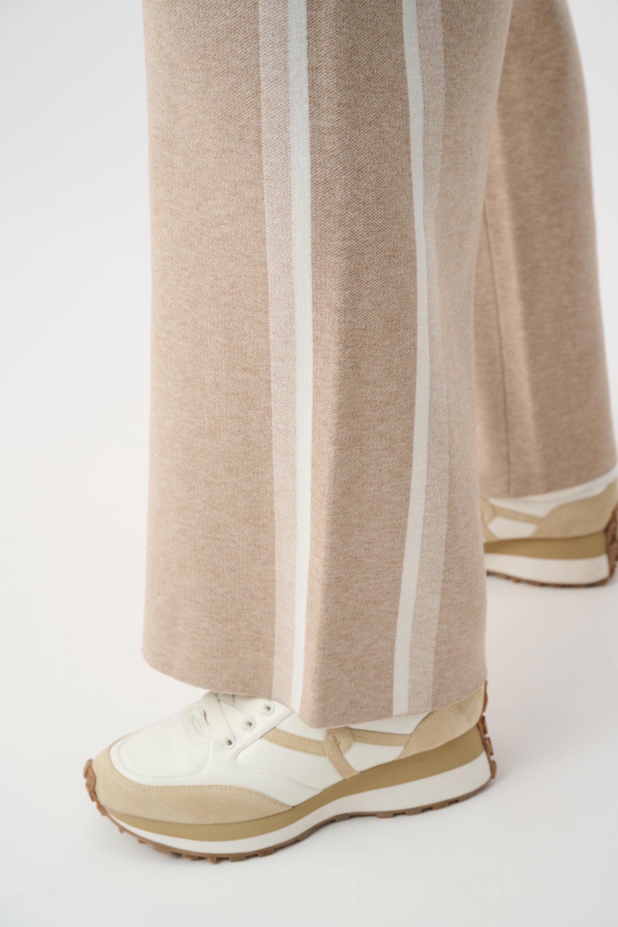Striped Wide-Leg Sweater Pants
264613 by Joseph Ribkoff