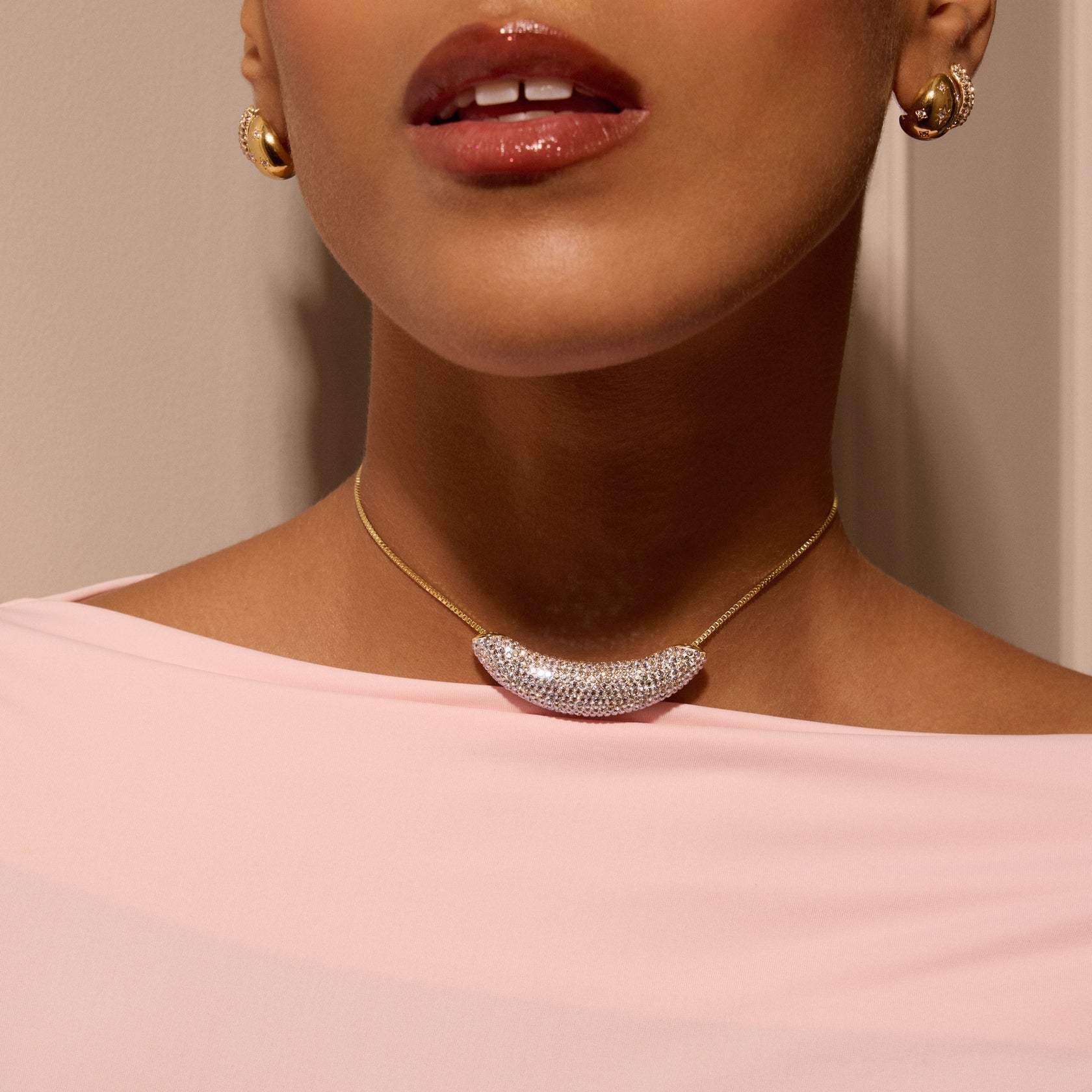 CHAMPAGNE CURVED SPARKLE NECKLACE - Blue Sky Fashions & Lingerie