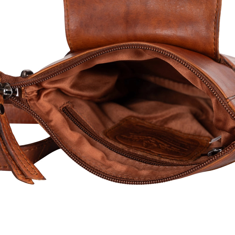 Robbie Leather Shoulder Bag - Cognac