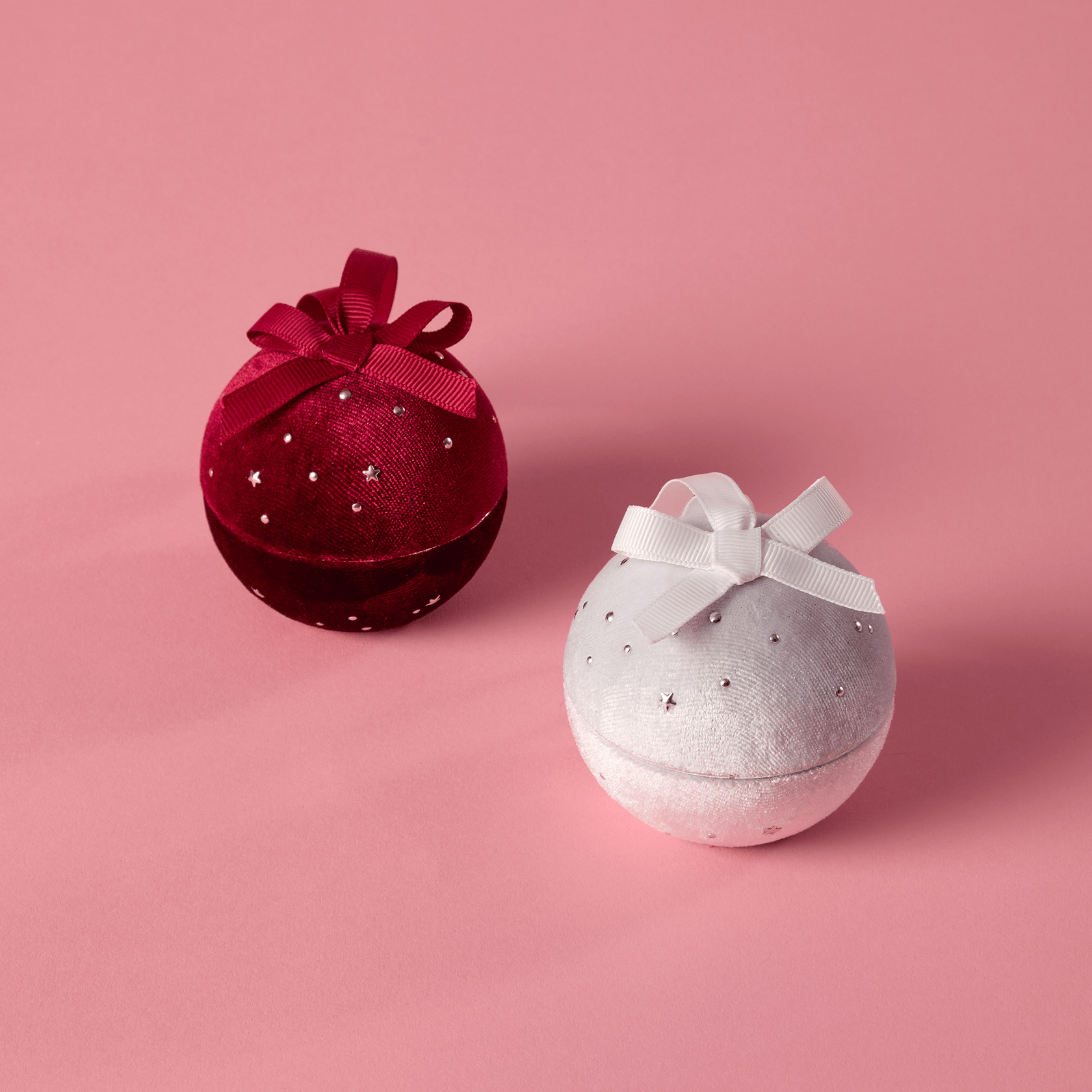 VELVET ORNAMENT GIFT PACKAGE - WHITE - Blue Sky Fashions & Lingerie